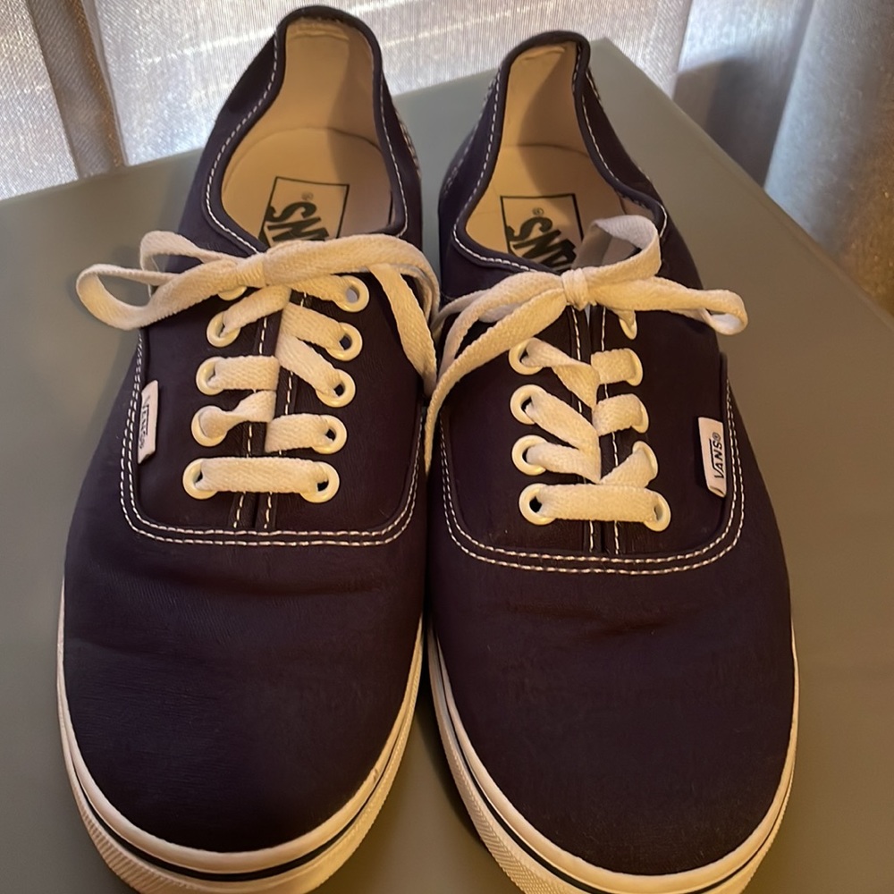 Vans, lo pro navy blue canvas women’s 9/men’s 7.5